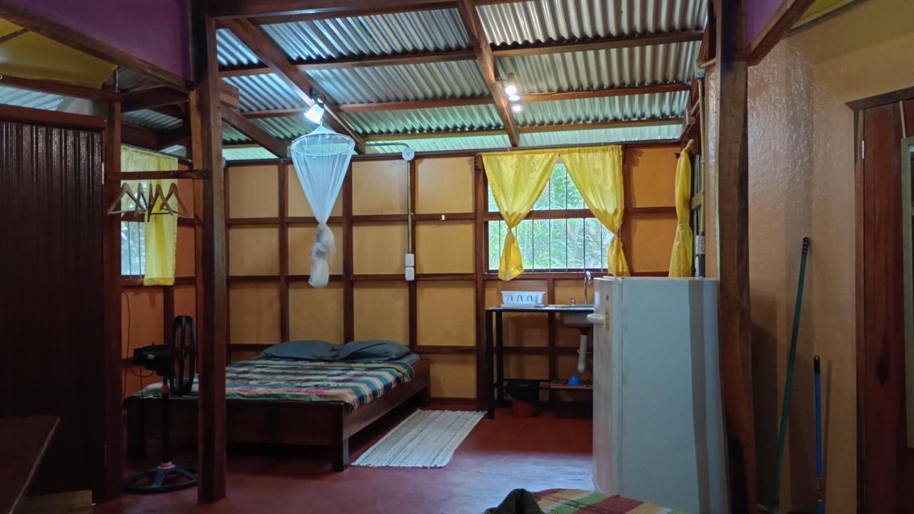 Cabinas Algebra Cahuita Exterior foto