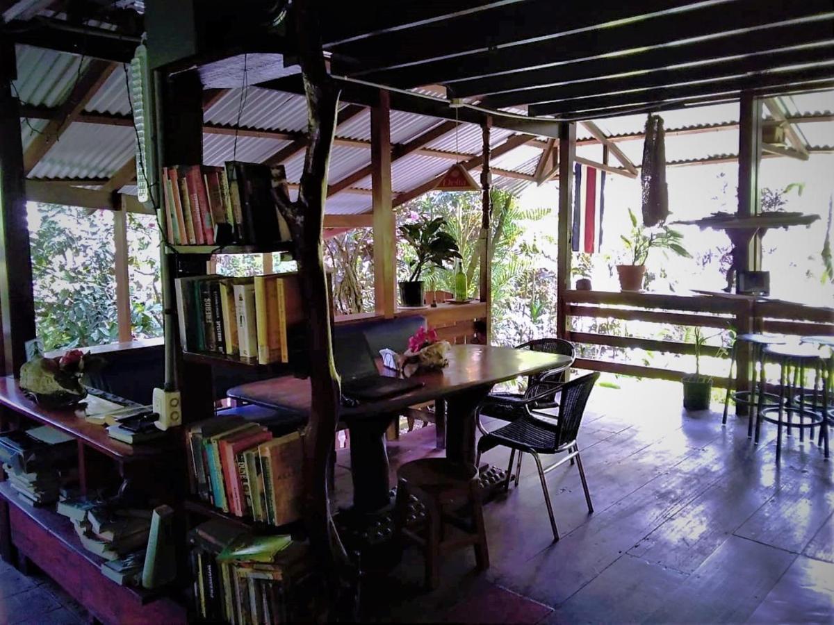 Cabinas Algebra Cahuita Exterior foto